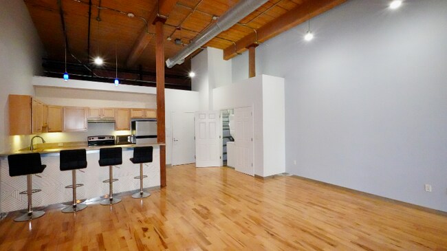 Building Photo - 1117 Douglas Ave