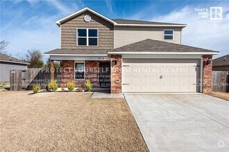 Building Photo - 2712 Wyandotte Ave
