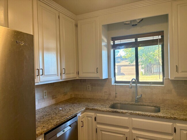 Foto del edificio - Three bedroom West Norman