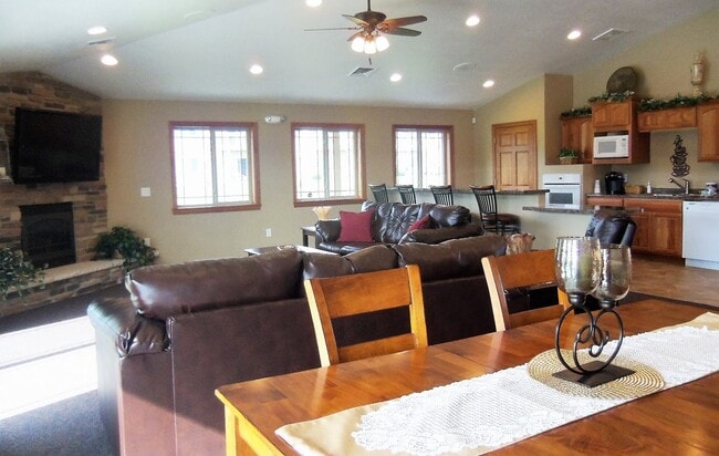Interior Photo - Lamplight Apartments