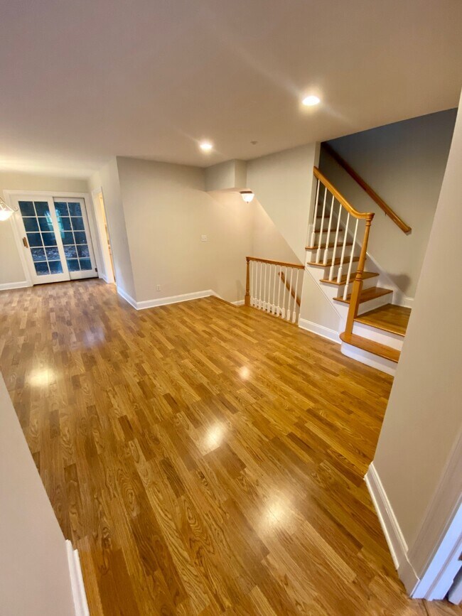 Building Photo - 353 Central Park Ave