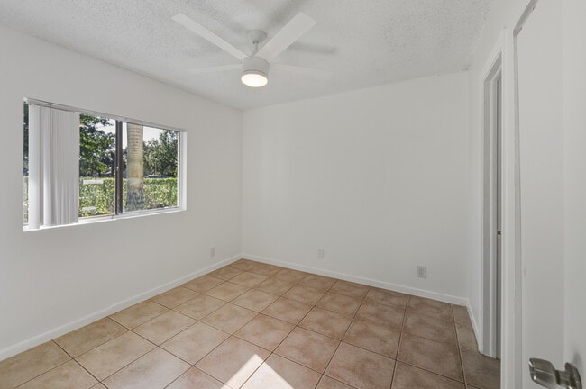 Foto del edificio - The Rise Lake front Rentals
