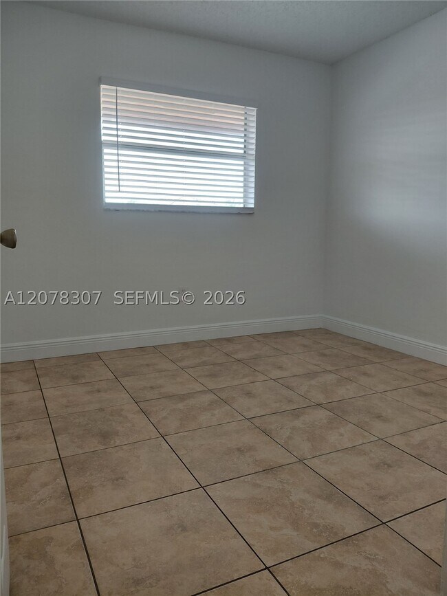 Building Photo - 5461 W 24th Ave