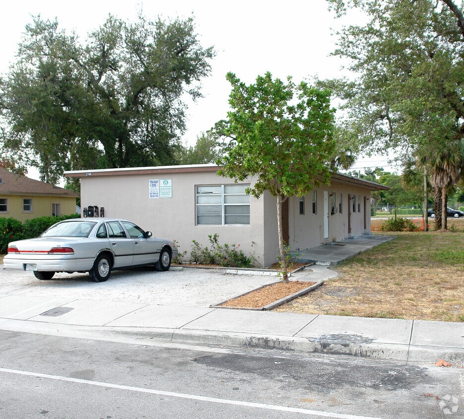 Primary Photo - 2746 NW 6th Ct