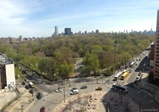 Building Photo - 301 W 110th St