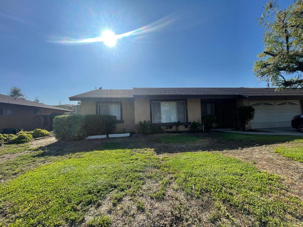 Foto principal - 1709 S Banna Ave