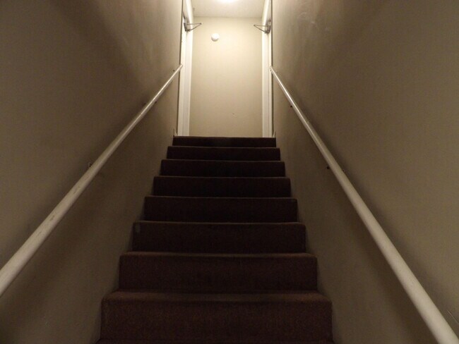 Foto del edificio - 425 Harrodswood Rd