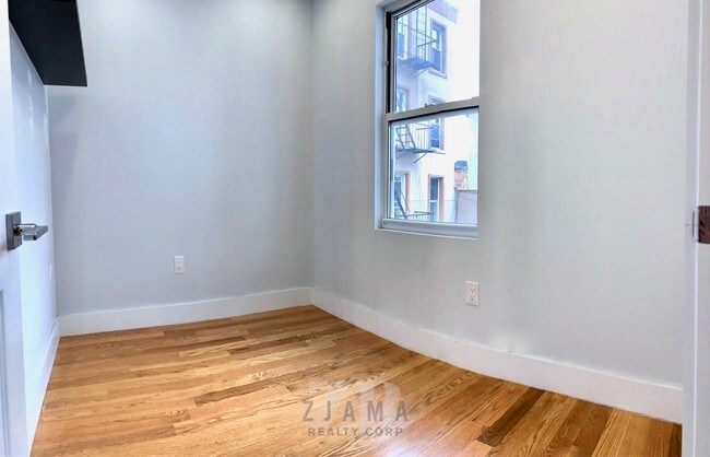 Foto del edificio - 128 India St