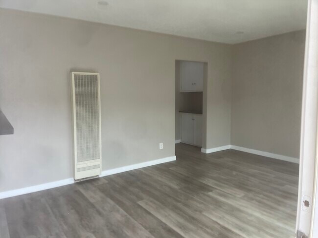 Building Photo - 2303 Carnegie Ln