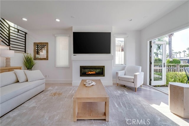 Building Photo - 608 Heliotrope Ave