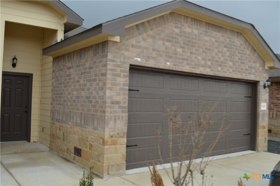 Primary Photo - 1122 Stanley Wy