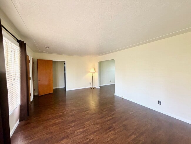 Foto del edificio - Charming Merced 2-Bedroom Gem in Spaghetti Acres