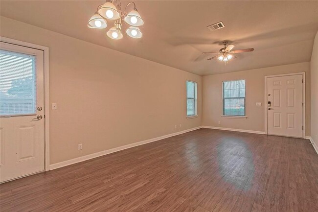 Building Photo - 1002 Drover's Cove