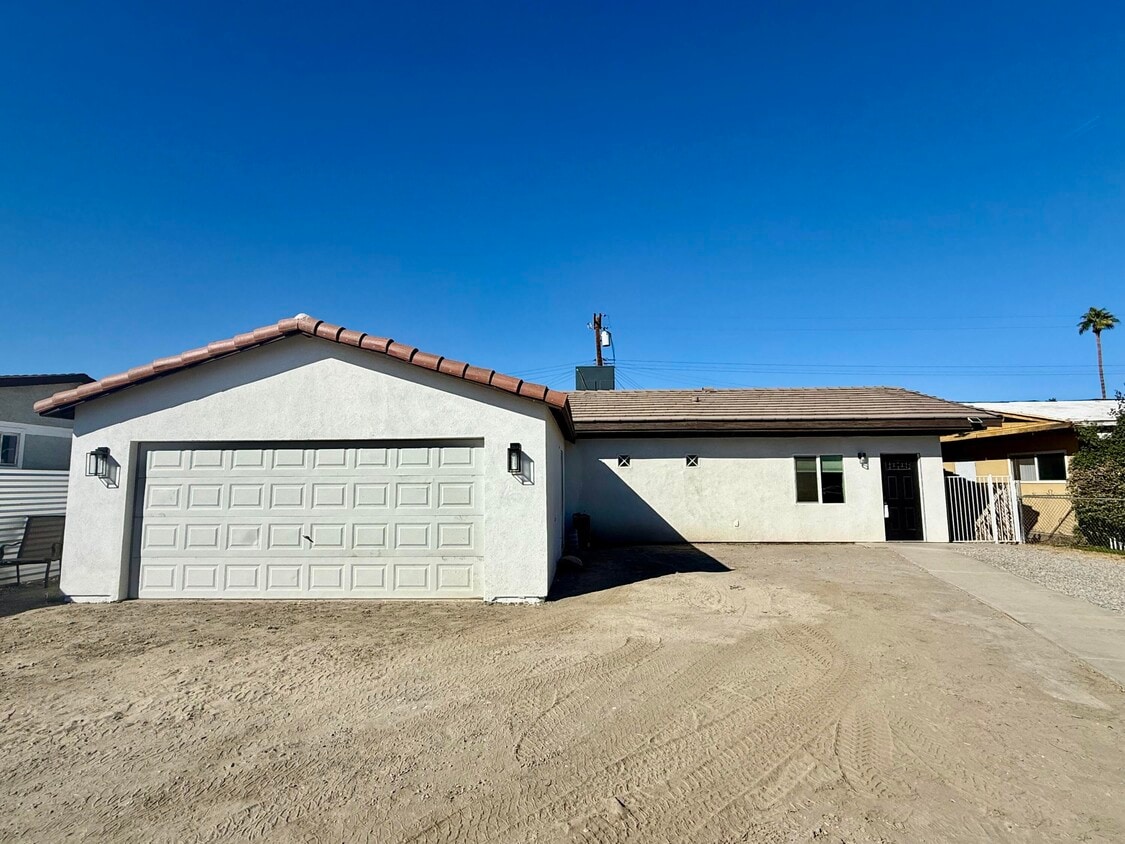 Primary Photo - 52443 Tripoli Way
