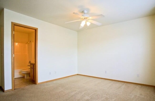 Building Photo - Hidden Lake Townhomes