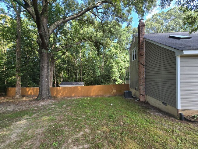 Foto del edificio - FULLY REMODELED 3 BR HOUSE IN PRINCE GEORG...