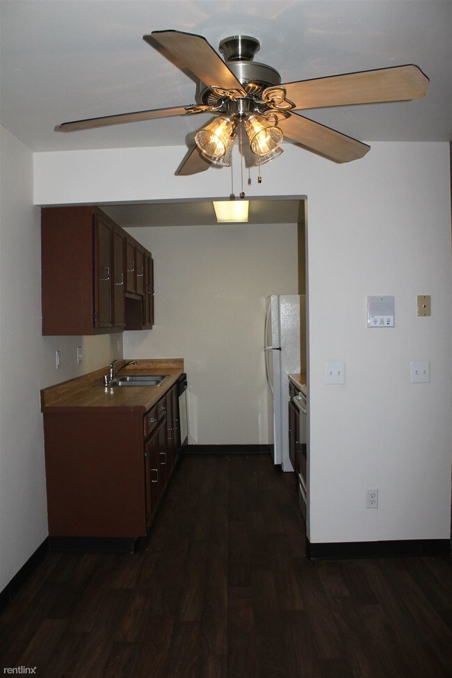 Foto del edificio - 6731 Schroeder Rd