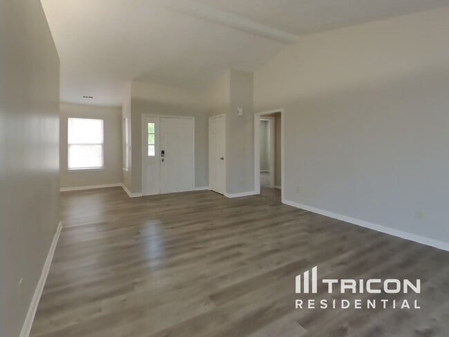 Building Photo - 2342 Valley Creek Way