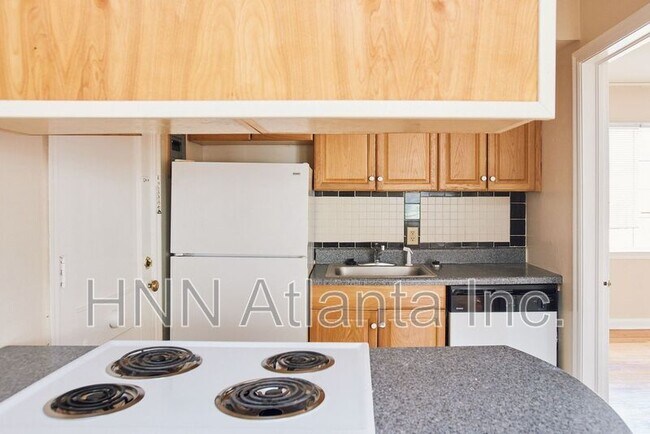 Foto del edificio - 1082 Briarcliff Rd NE