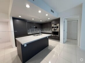 Building Photo - 7661 NW 107th Ave