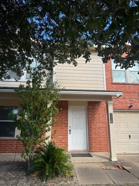 Building Photo - 7718 Galleon Field Ln