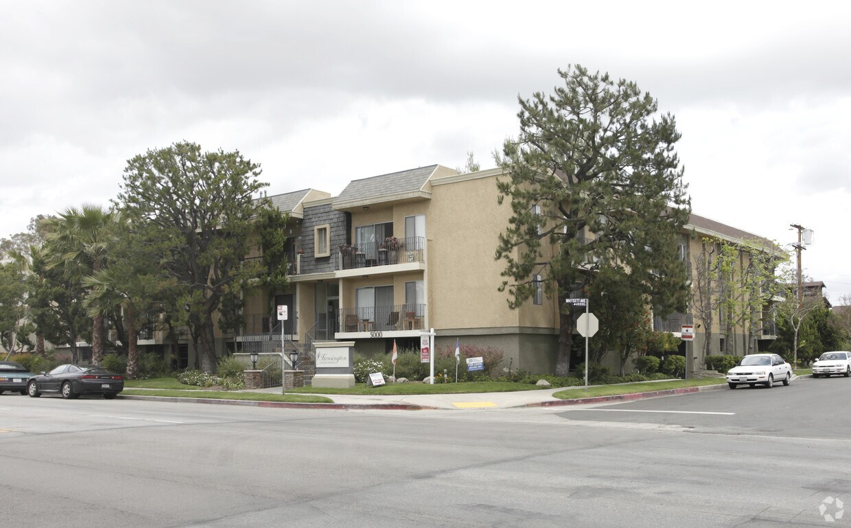 Foto principal - 5000 Whitsett Ave