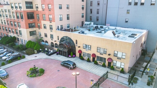 Building Photo - 111 Mulberry St