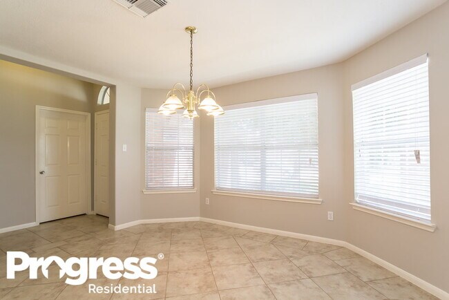 Foto del edificio - 2447 Halstead Dr