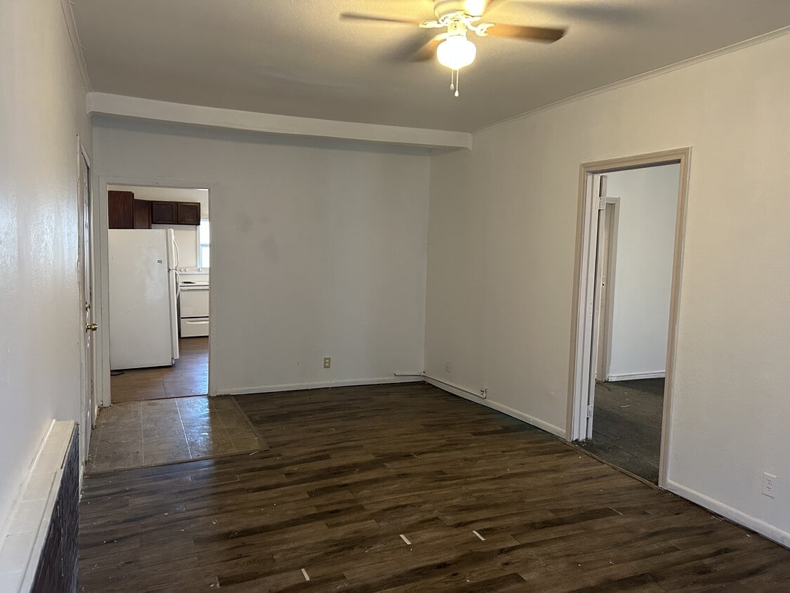 Foto del edificio - 1303 Bell St