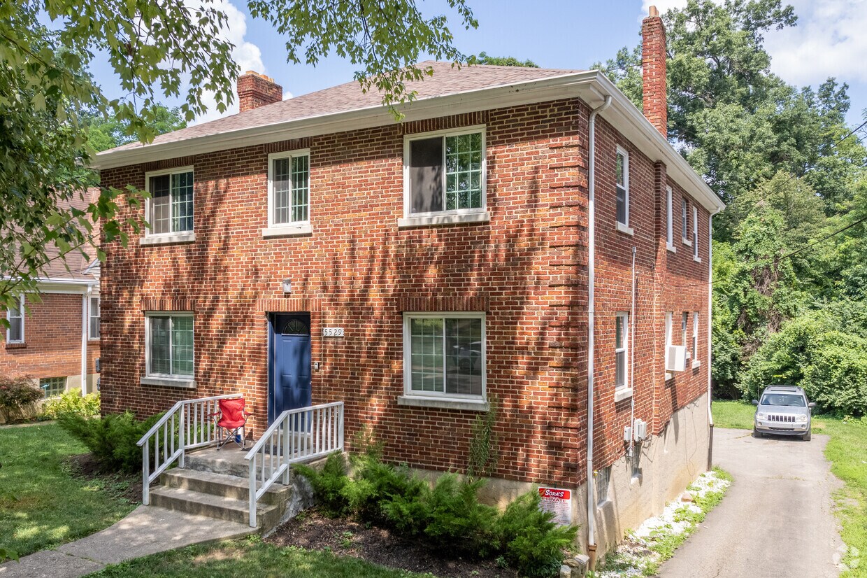 Primary Photo - 5529-5533 Bosworth Pl