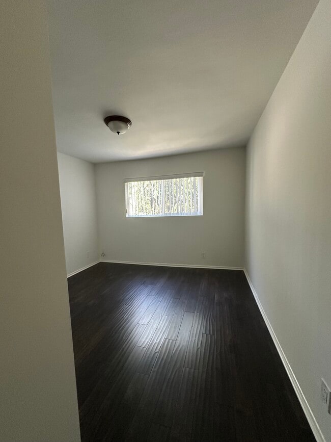 Building Photo - 11523 Hatteras St