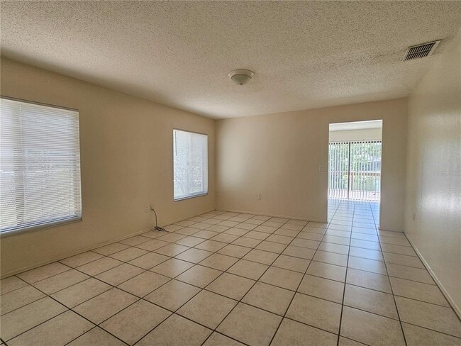 Building Photo - 1424 Bramblewood Dr
