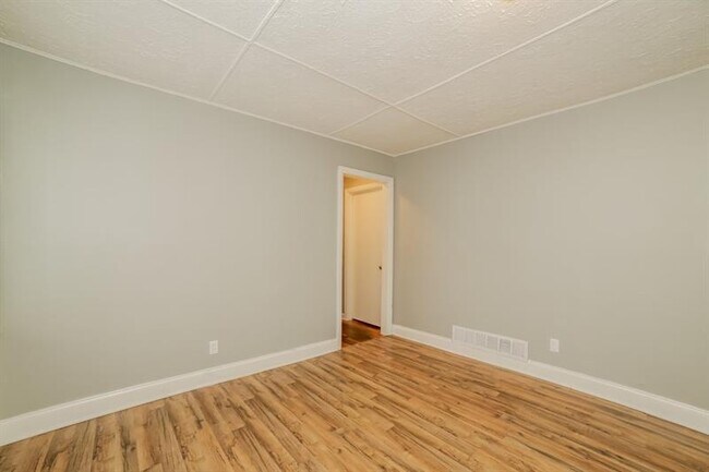 Building Photo - 1133 Mable St SW