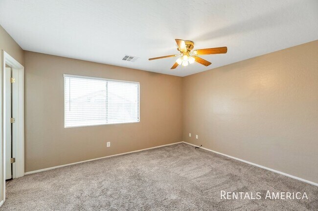 Foto del edificio - 1 Week free rent with a signed 12 month le...