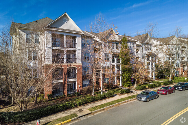 Building Photo - Fairfax Ridge