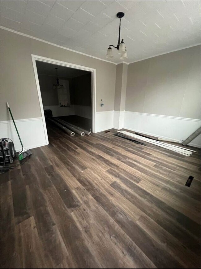 Building Photo - Coming soon!!!  Beautiful 3 Bedroom 1 and 1/2 Bathroom