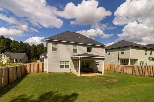 Building Photo - 708 Tree Top Trl