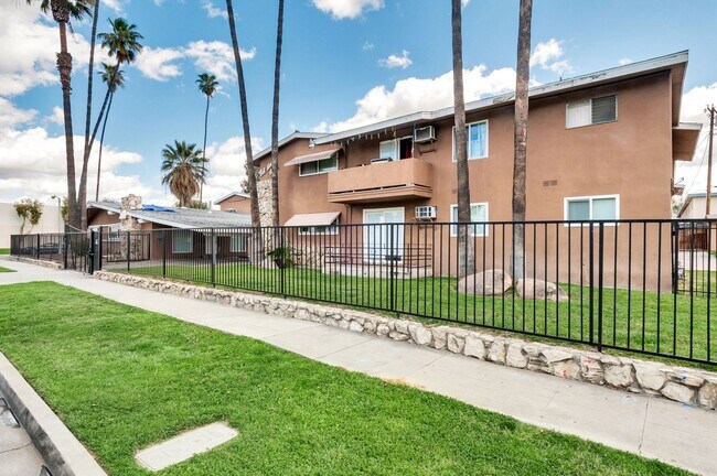 Foto del edificio - Minutes From UC Riverside. Large 1 bedroom...