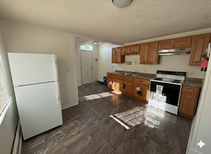 Building Photo - 22-24-24 Green St