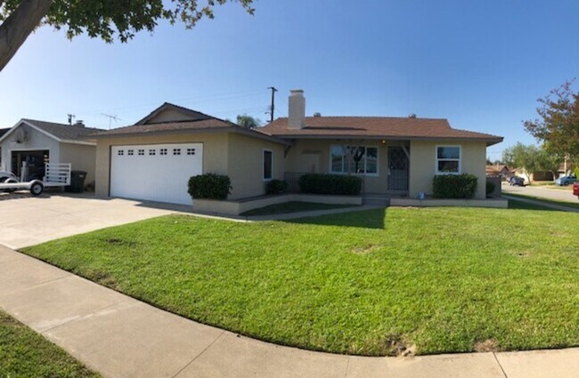 Building Photo - 5895 Panama Dr