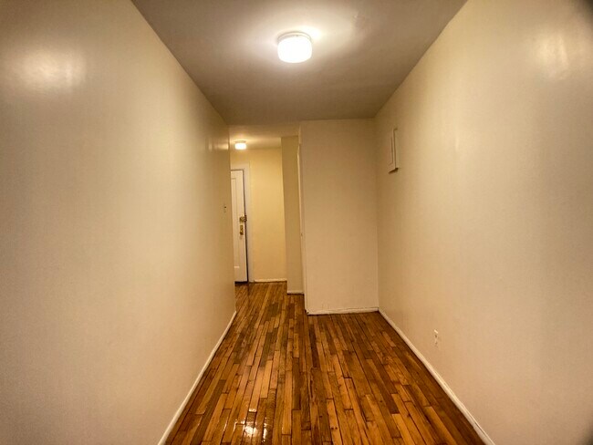 Foto del edificio - 4530 Broadway