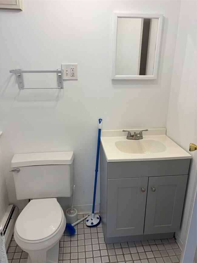 Foto del edificio - 892 Pine Ave