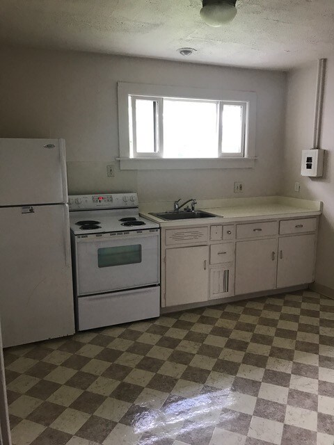 Primary Photo - 1010 W Ionia St