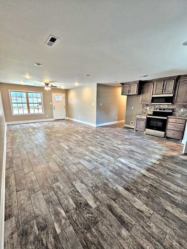 Building Photo - House for Rent - Hartselle - Brand New