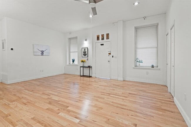 Photo - 187 Wayne St House