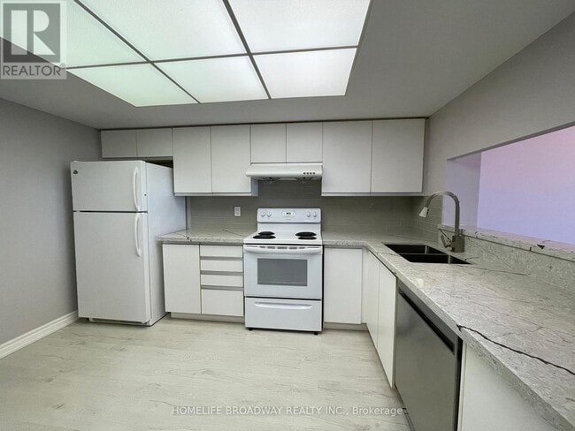 Building Photo - 350 Alton Towers Cir