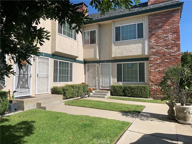 Foto del edificio - 656 Lemar Park Dr