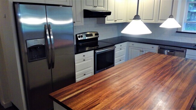 Cocina - 742 Storrs Rd