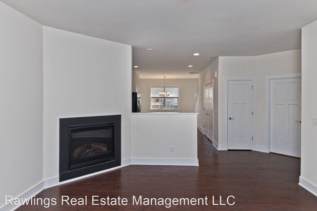 Building Photo - 3 br, 2.5 bath House - 38 Hyde Park Place