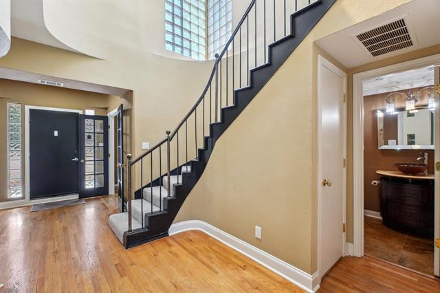 Building Photo - 4040 Avondale Ave